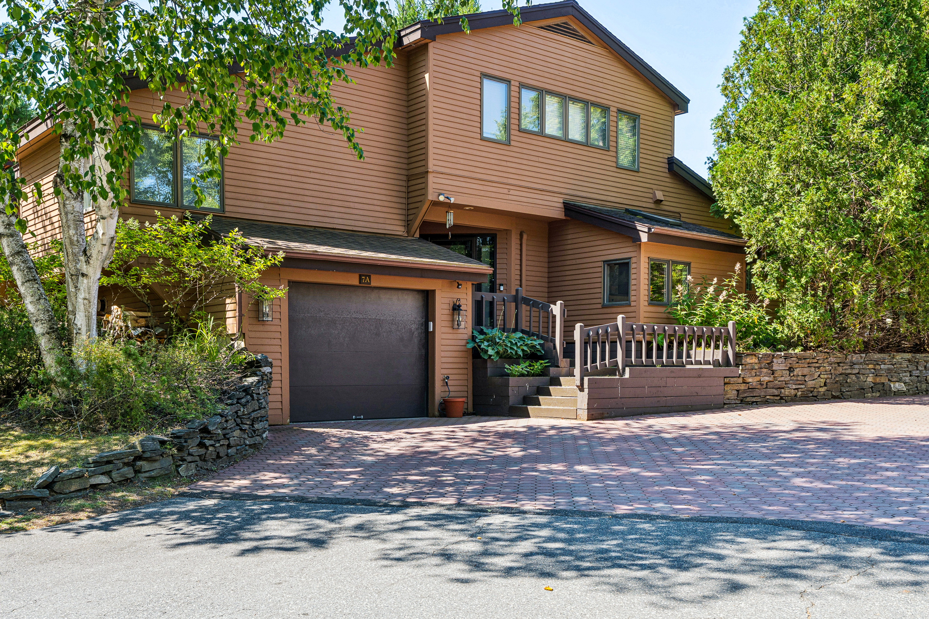 Patio Condo Overlooking Highland Golf, Coach Road