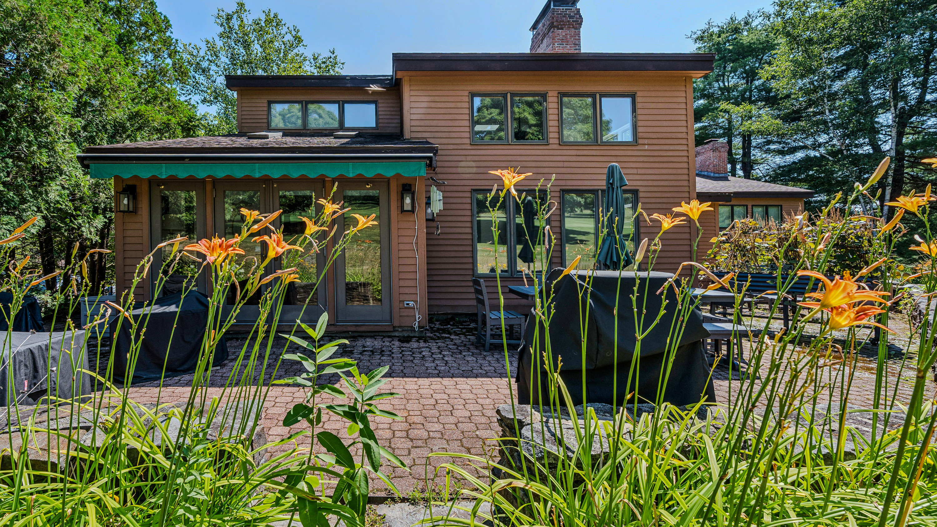 Patio Condo Overlooking Highland Golf, Coach Road