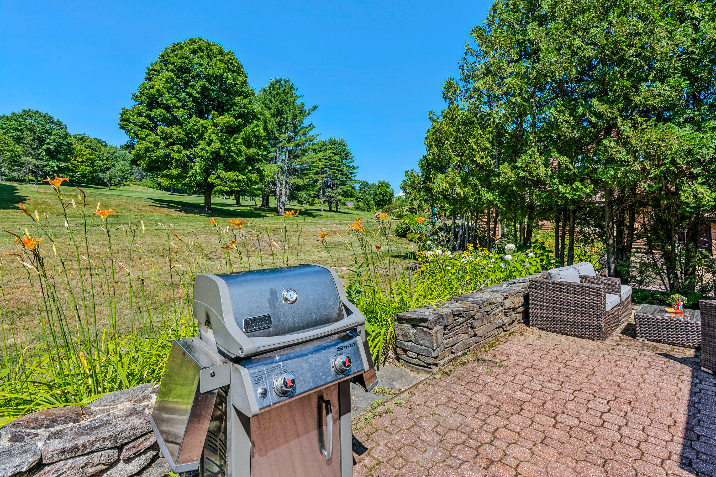 Patio Condo Overlooking Highland Golf, Coach Road