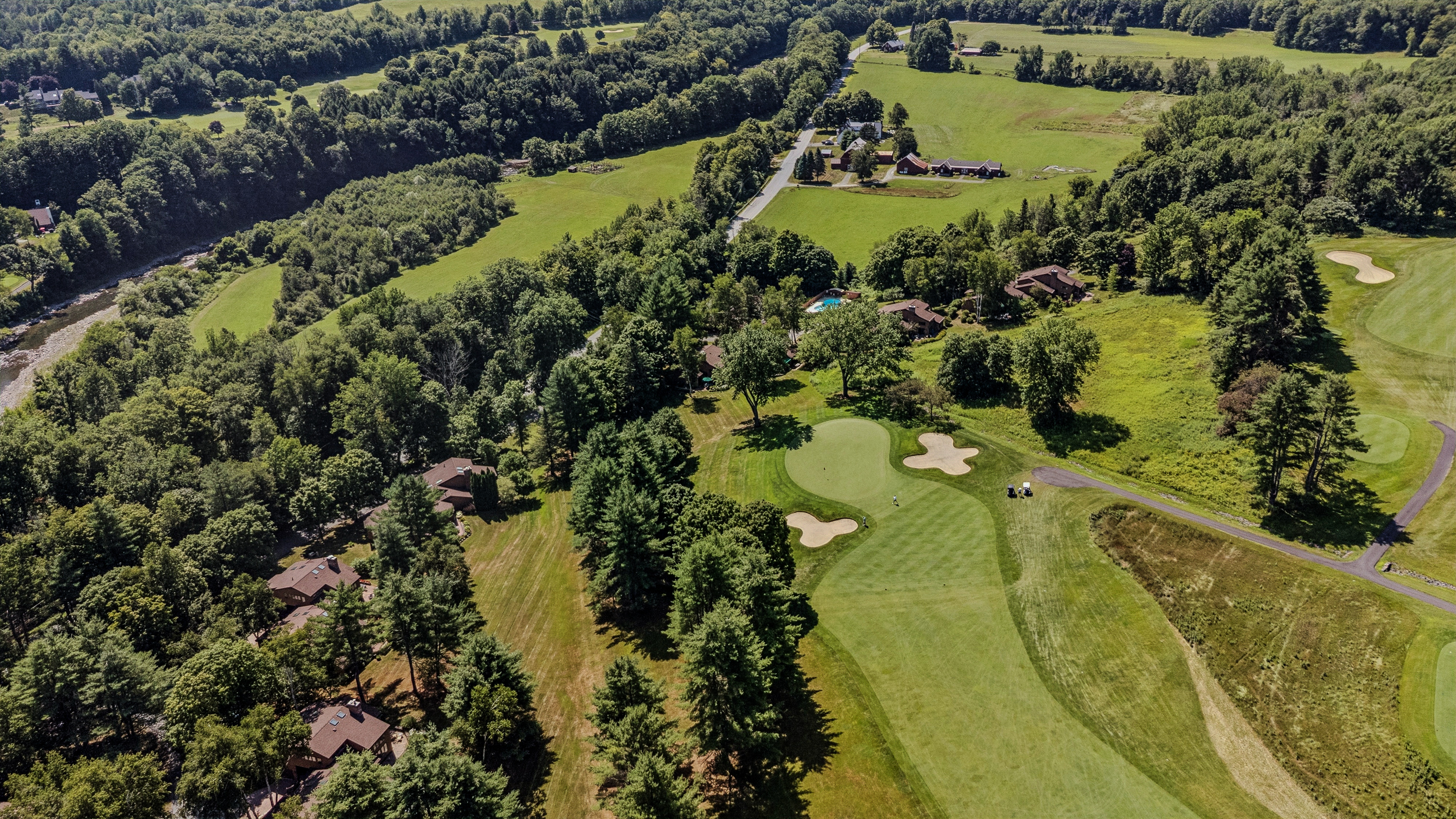 Patio Condo Overlooking Highland Golf, Coach Road