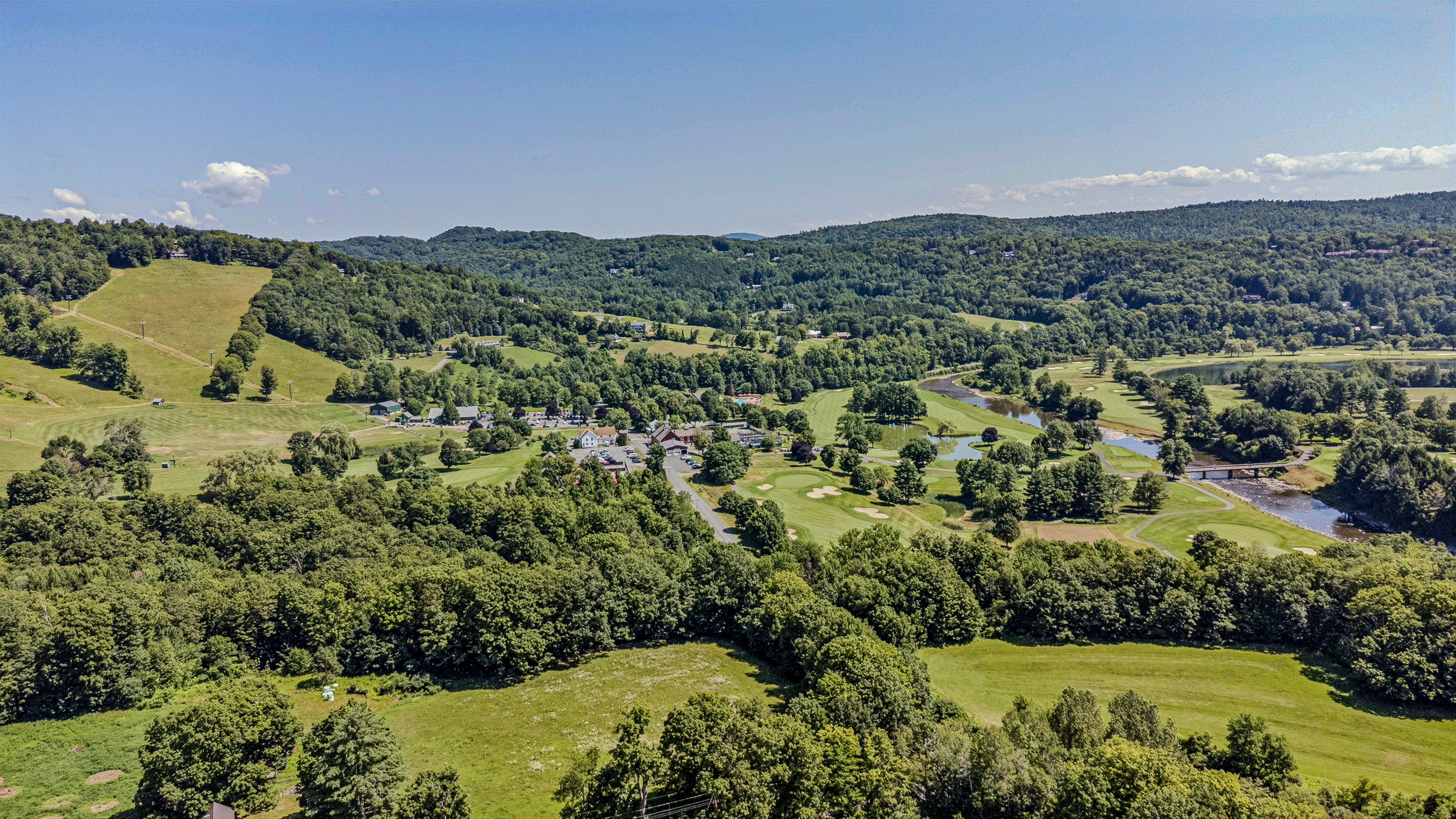 Patio Condo Overlooking Highland Golf, Coach Road
