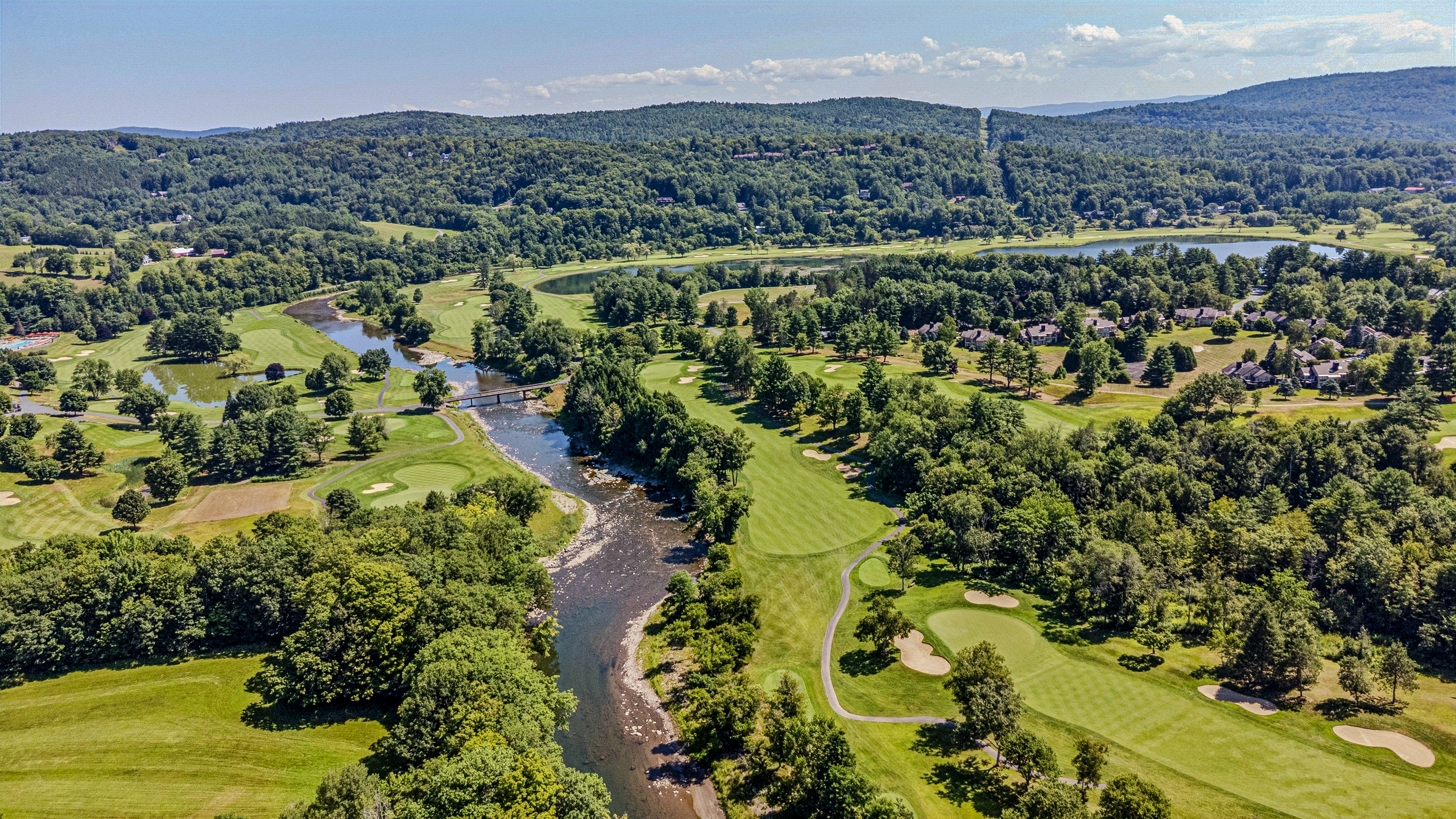 Patio Condo Overlooking Highland Golf, Coach Road