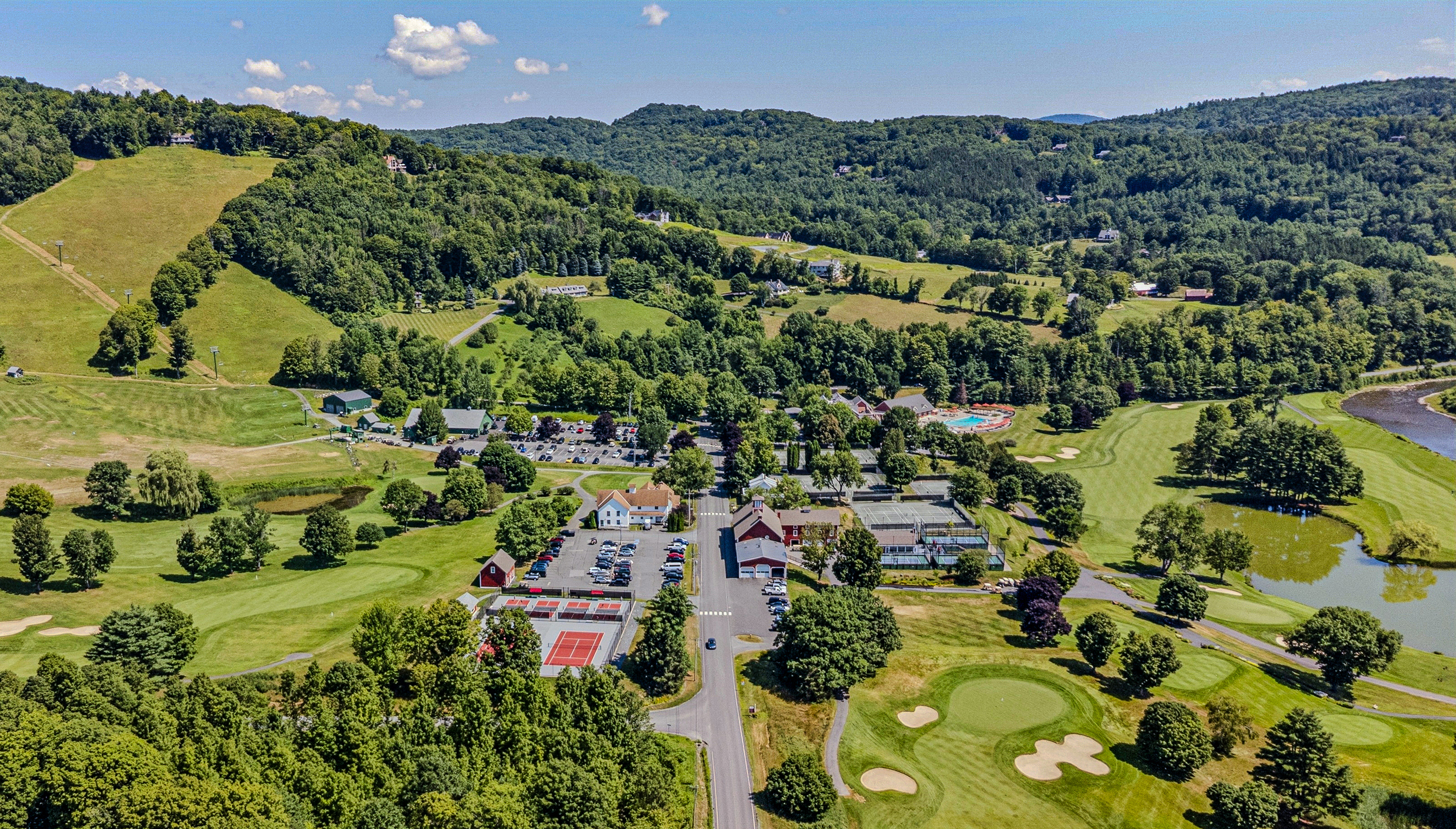 Patio Condo Overlooking Highland Golf, Coach Road
